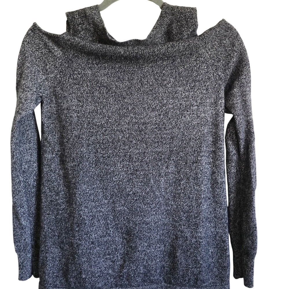 AQUA XS Cashmere Cold Shoulder Turtleneck Sweater Gray Cozy Minimalist Soft - Picture 3 of 9